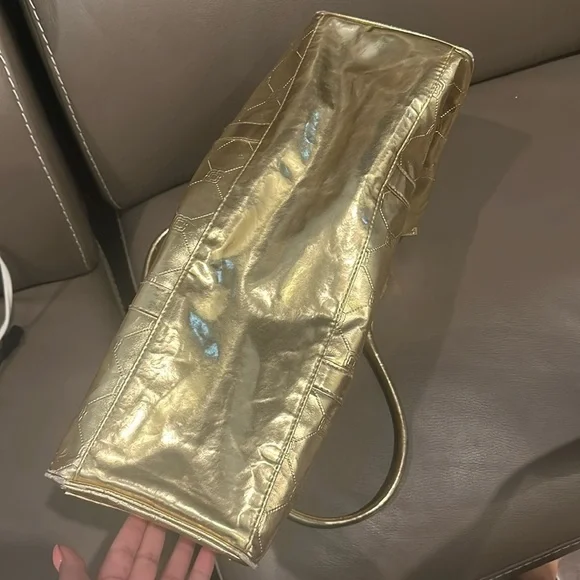 GOLD duffle bag y2k travel vacation bag metallic gold duffle bag carryon keepall - Picture 16 of 17